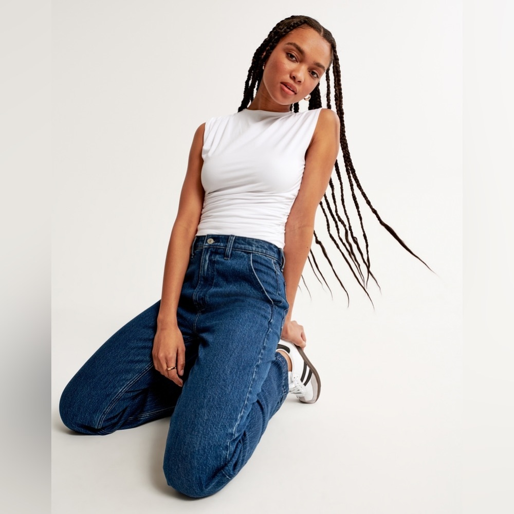 NWT ABERCROMBIE & FITCH mid rise 90s Relaxed JEANS - Picture 3 of 12